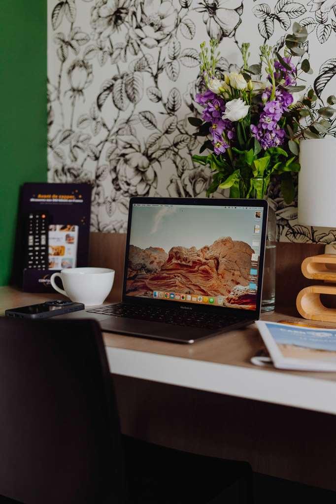 ホテル ル ブリストル カーン 部屋 写真